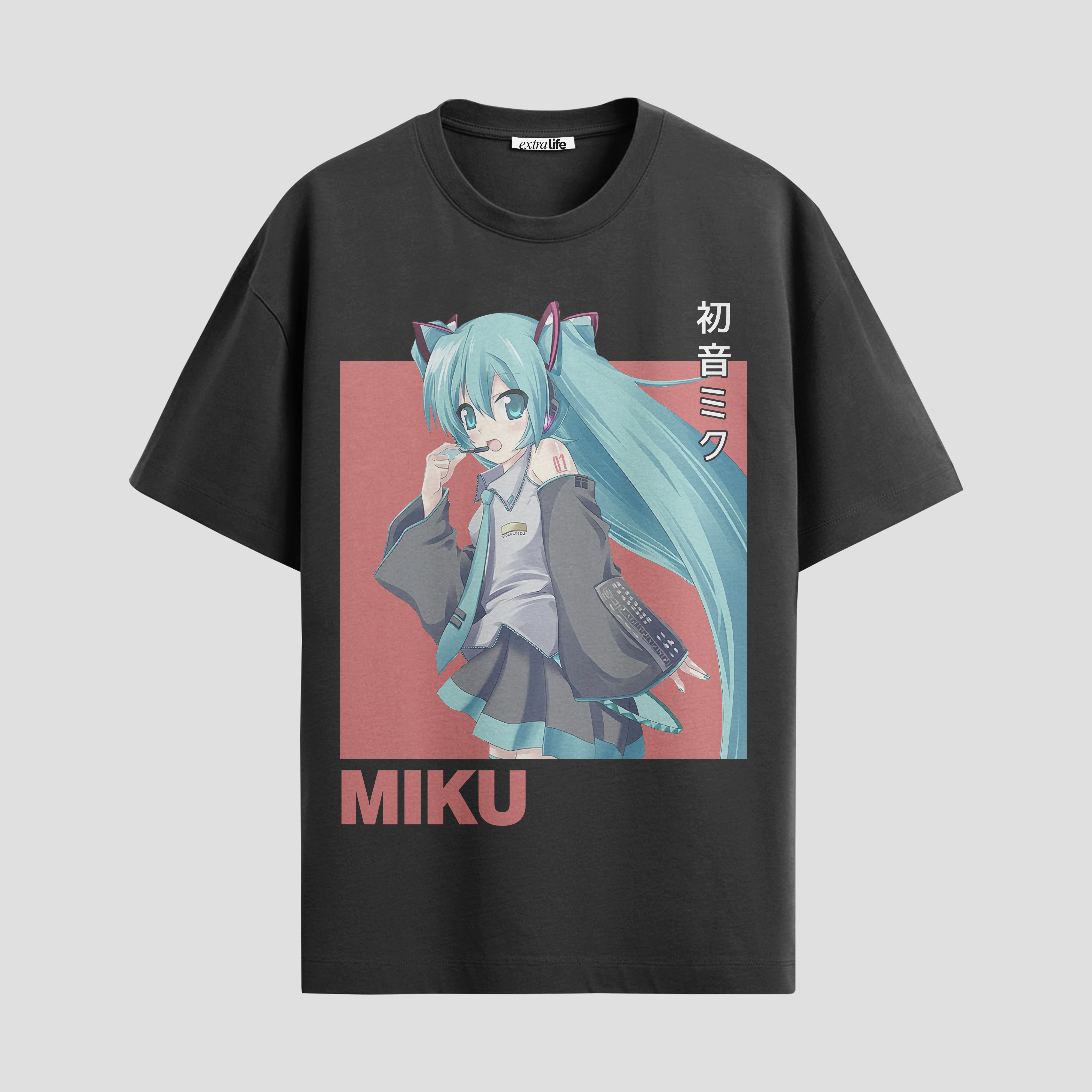 Playera urbana de anime y gaming ExtraLife MX, corte Standard Fit unisex ligero y transpirable en color Deep Black y Pure White, ropa de uso diario para gym y casual.